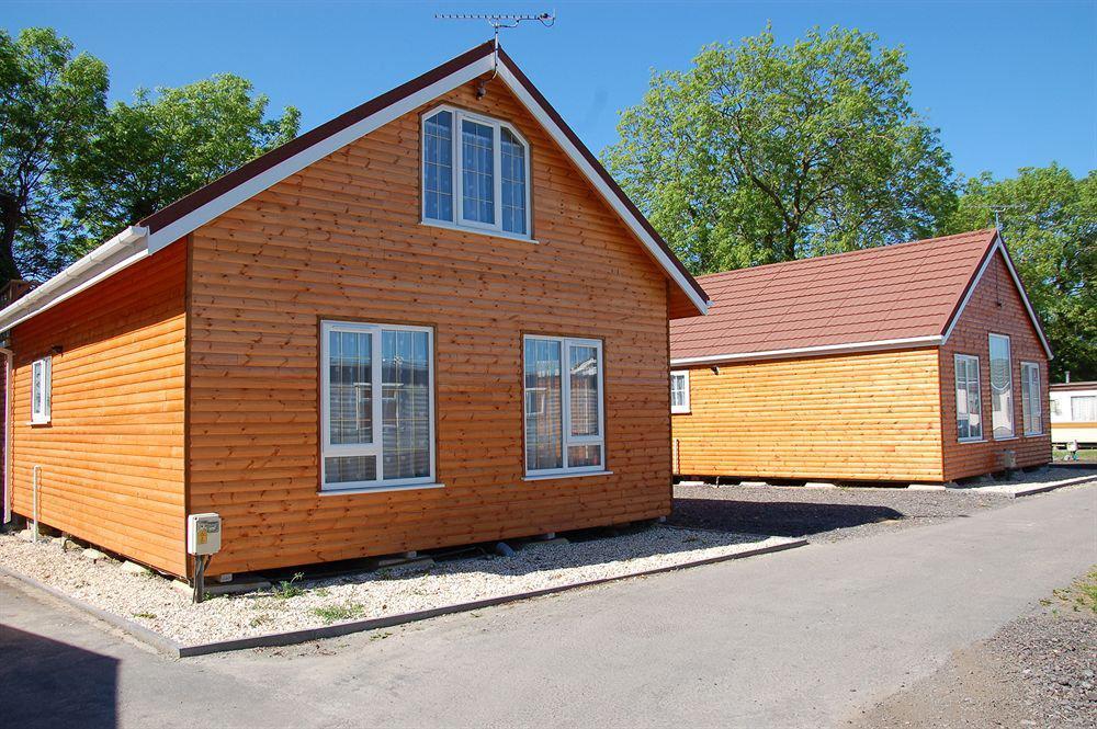 Warrens Village Motel&Self Catering Clevedon Exterior foto