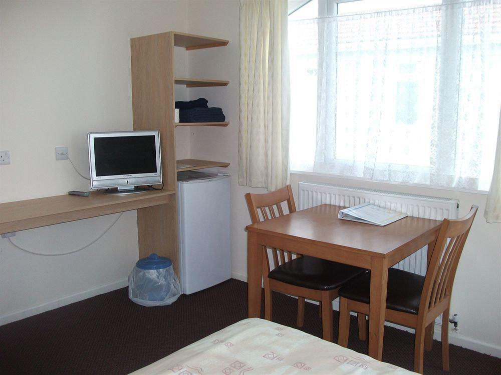 Warrens Village Motel&Self Catering Clevedon Exterior foto